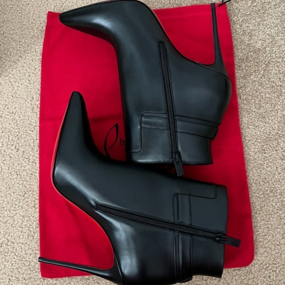 New Christian Louboutin Lock So Kate Pointed Bootie black 41